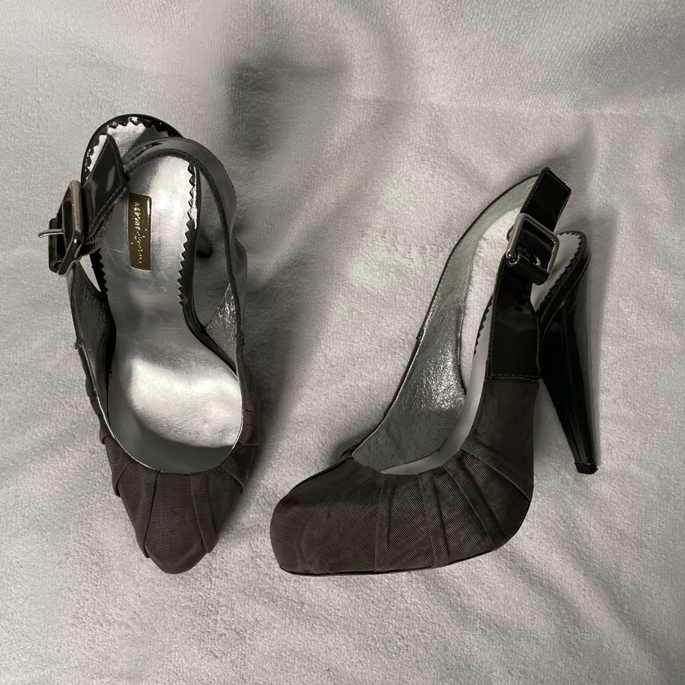 My favorite gray sling back!!